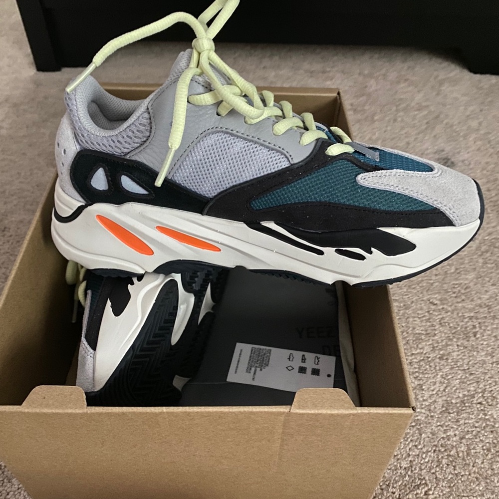 Rare yeezy 700